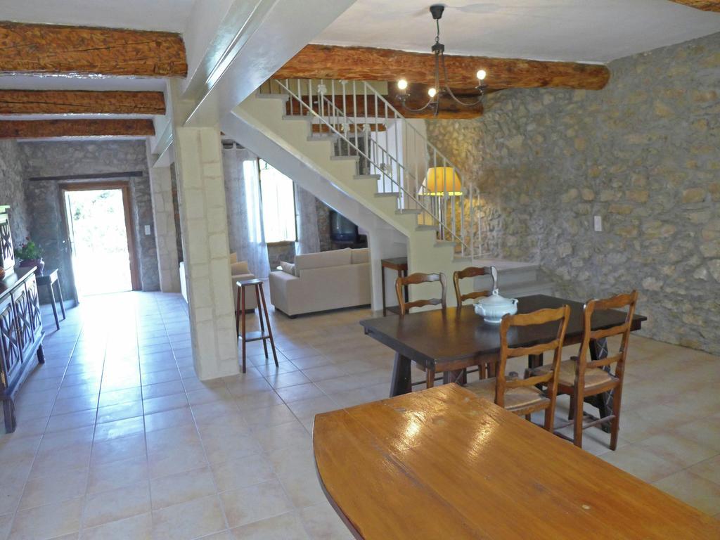 Cosy Holiday Home With Swimming Pool Montbrun-des-Corbières الغرفة الصورة